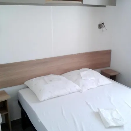 Propriete De 2 Chambres A A 600 M De La Plage Avec Piscine Partagee Et Terrasse Amenagee *